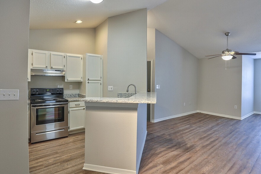 Primary Photo - Alabaster Estates