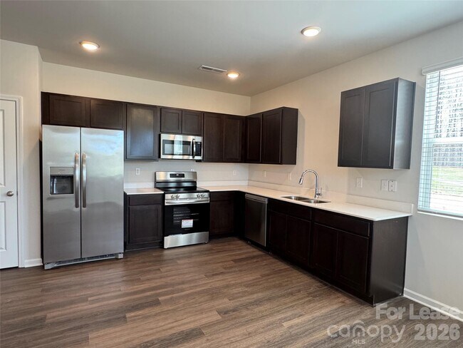 Building Photo - 106 Titanium Dr