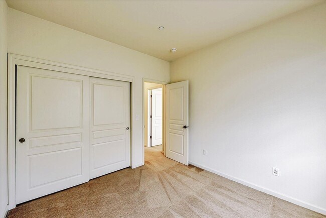 Building Photo - PRIME CORNER HOME NEAR TRAILS LIGHT-FILLED...
