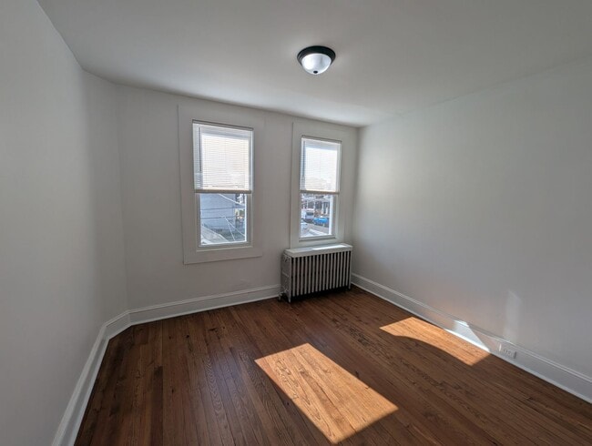 Building Photo - Charming updated 3 bedroom 1 bath Home in ...