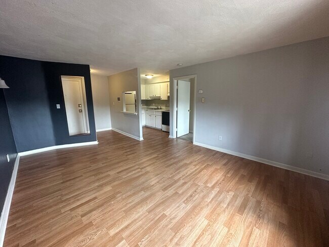 Building Photo - 915 Edgell Rd