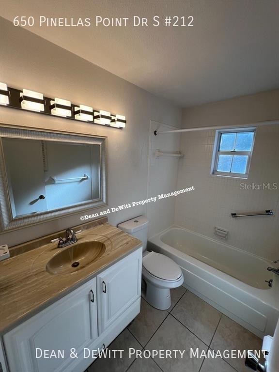 Building Photo - 650 Pinellas Point Dr S