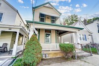 Building Photo - Four Bedroom Home in Covington!