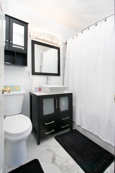 Building Photo - 1034 Thompson Ave N