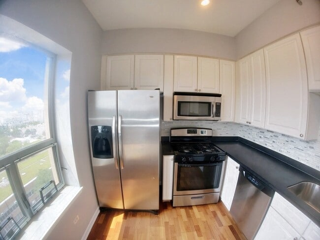 Building Photo - 100 N Hermitage Ave
