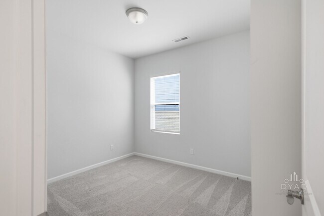 Building Photo - 3707 Clementine Ln