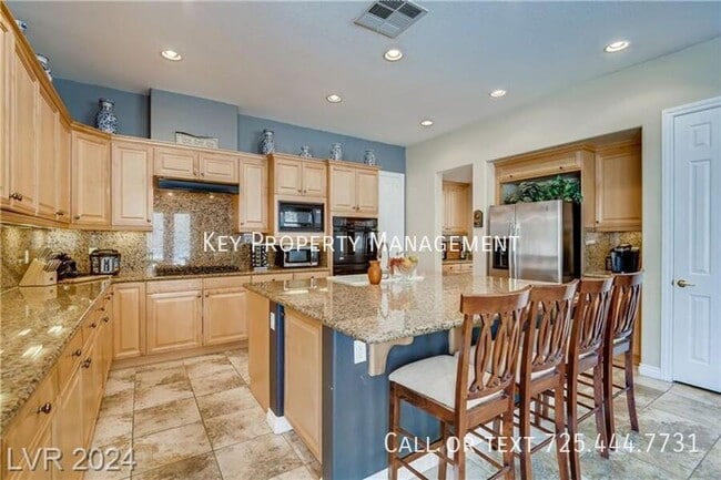 Building Photo - FULLY FURNISHED 5 BEDROOM + DEN HOME WITH ...