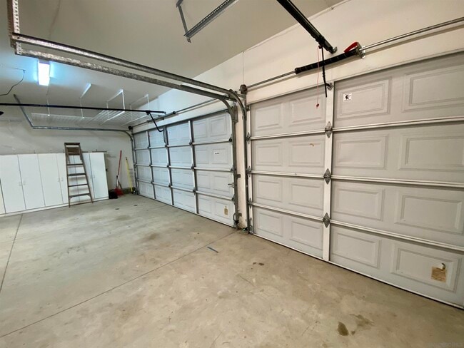 Building Photo - 13294 Larkfield Ct