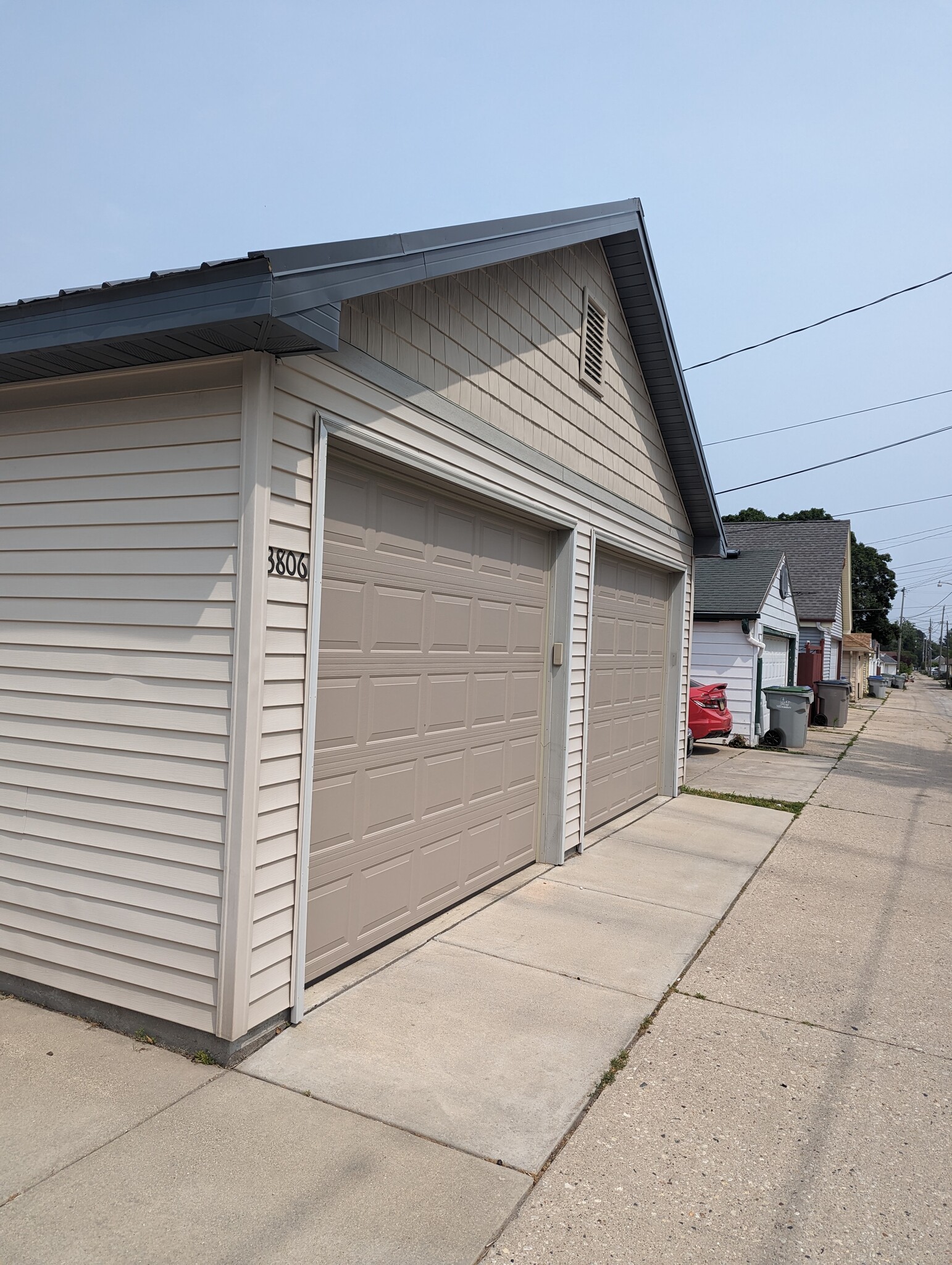 Building Photo - 3806 S Brust Ave