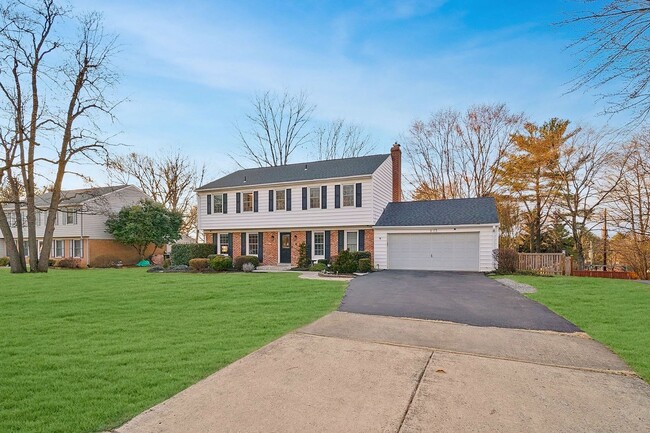 Building Photo - ABSOLUTELY GEORGEOUS 5BD/3.5BA Fully-Renov...
