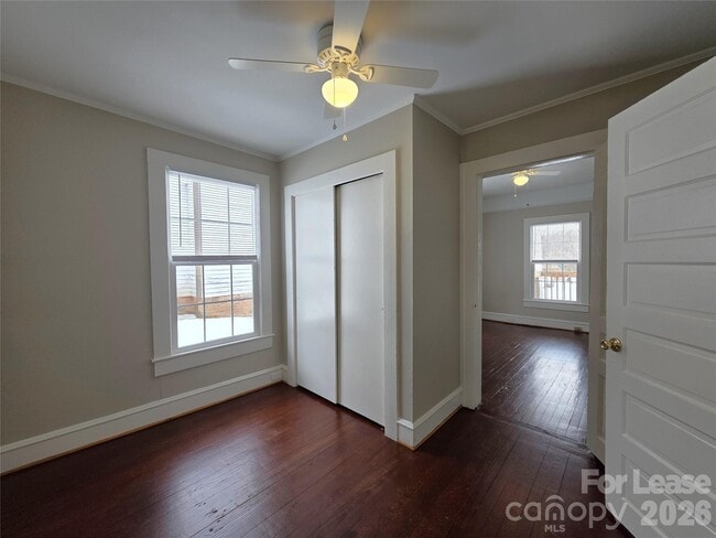 Building Photo - 42 N Cedar St