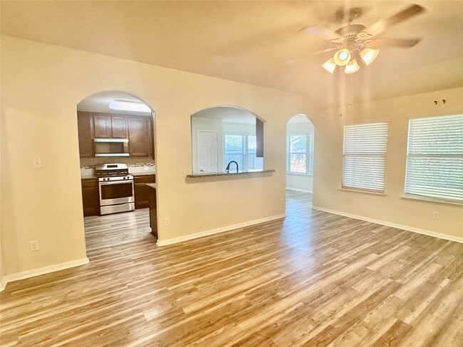 Building Photo - 1205 Quarterhorse Dr