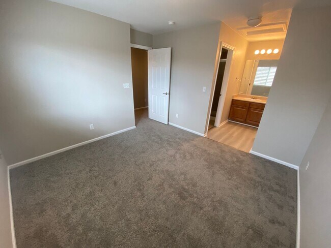 Building Photo - Spacious Home in Horizon Estates