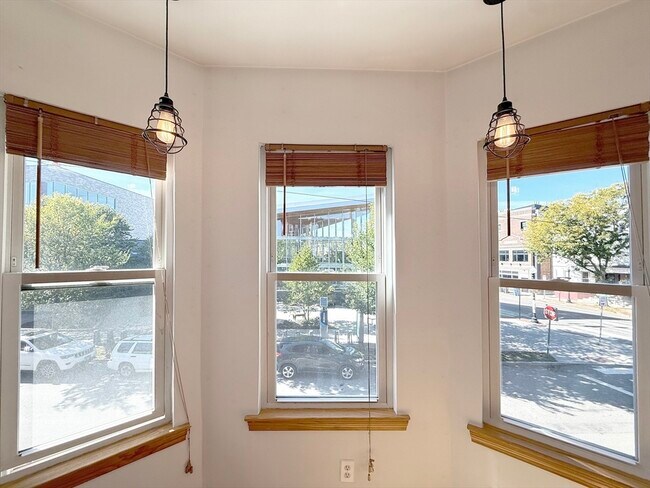 Building Photo - 148 Berkshire St