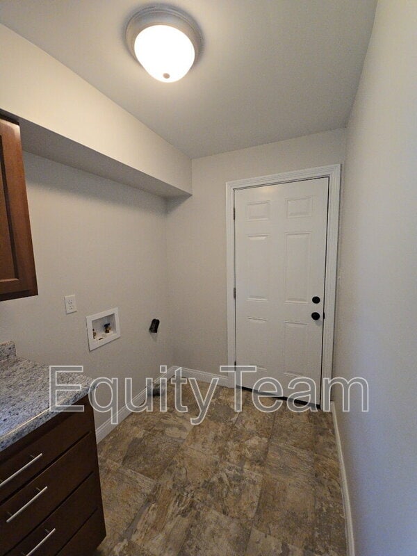 Building Photo - 3521 Mary Ann Dr