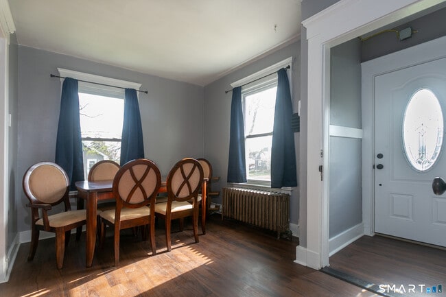 Building Photo - 101 Laurel St