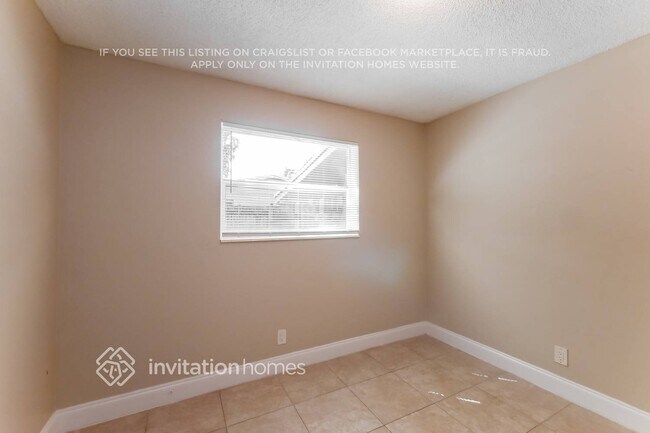 Building Photo - 6020 NW 43rd Ave