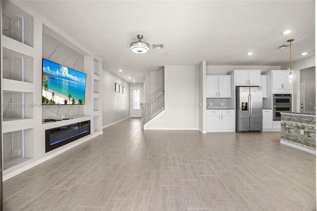 Building Photo - 8197 Hanoverian Dr