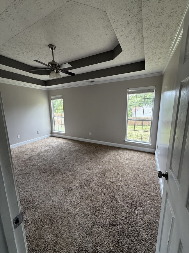Building Photo - 945 Lochwolde Ln