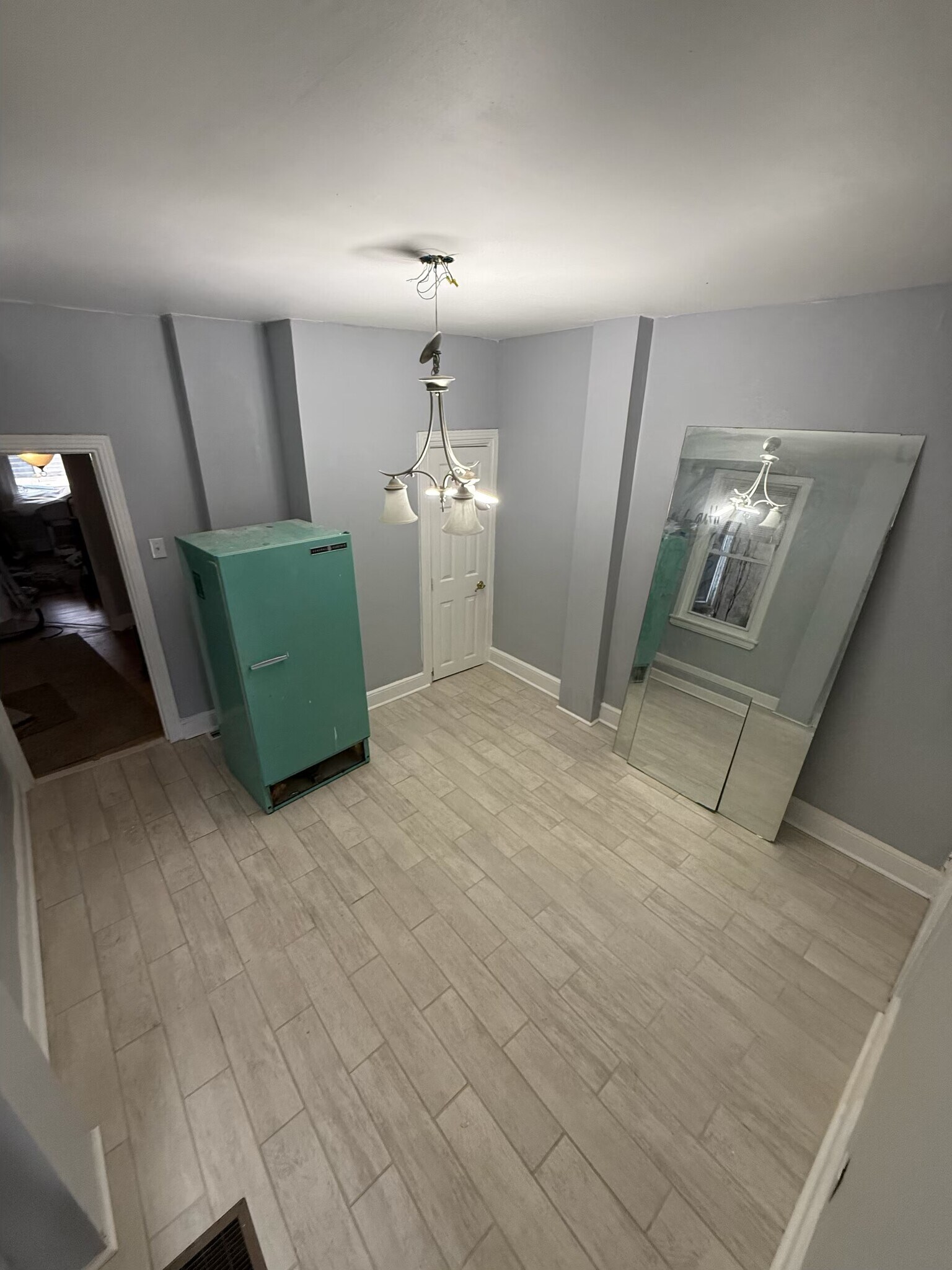 dining room - 803 N DuPont St