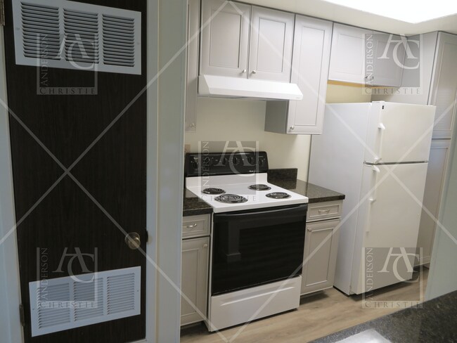 Building Photo - 204 Castillion Terrace