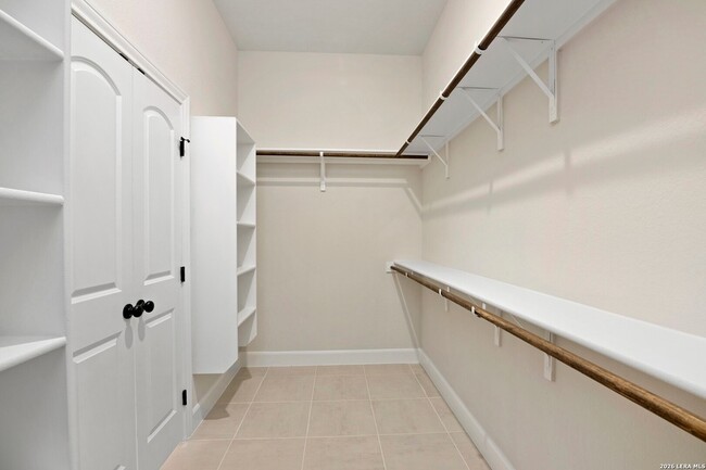 Building Photo - 405 Park Cir