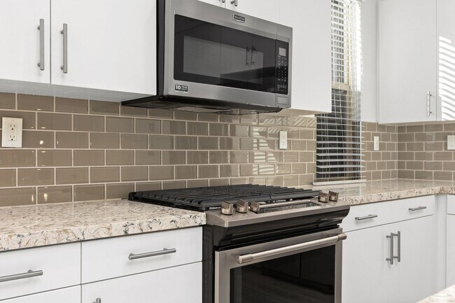 Building Photo - 4 bedroom - Pacific Ridge in Oceanside
