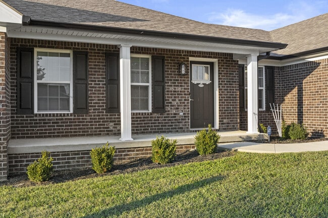 Building Photo - 240 Banyan Blvd