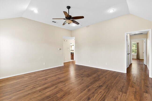 Building Photo - 2028 Austin Dr