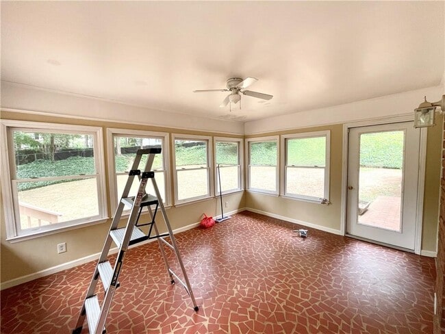 Building Photo - 880 Richmond Hill Dr