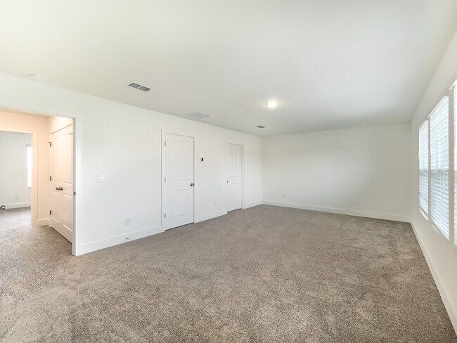 Building Photo - 126 Kingswood Cir