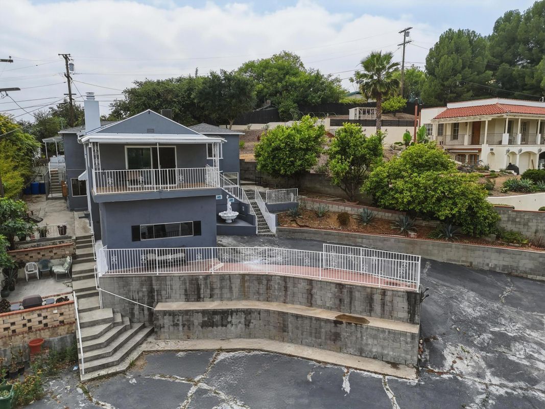 Building Photo - 1745 College View Pl