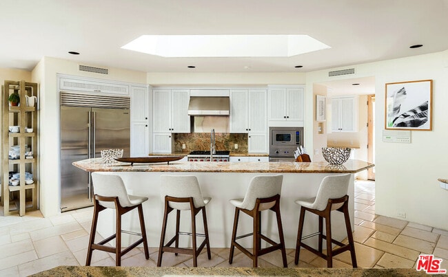 Building Photo - 136 Netas Dr