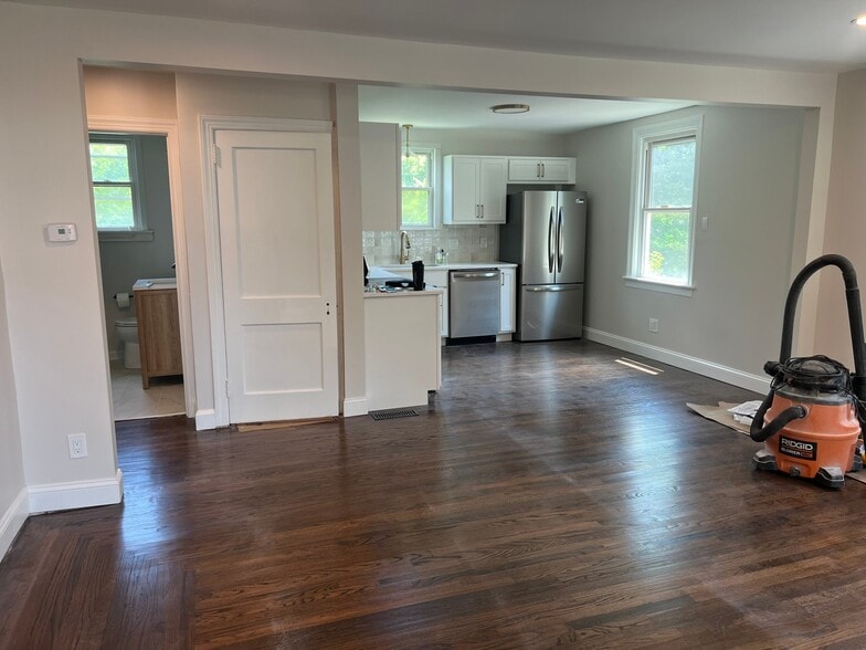 Building Photo - 3896 Weirman Ave