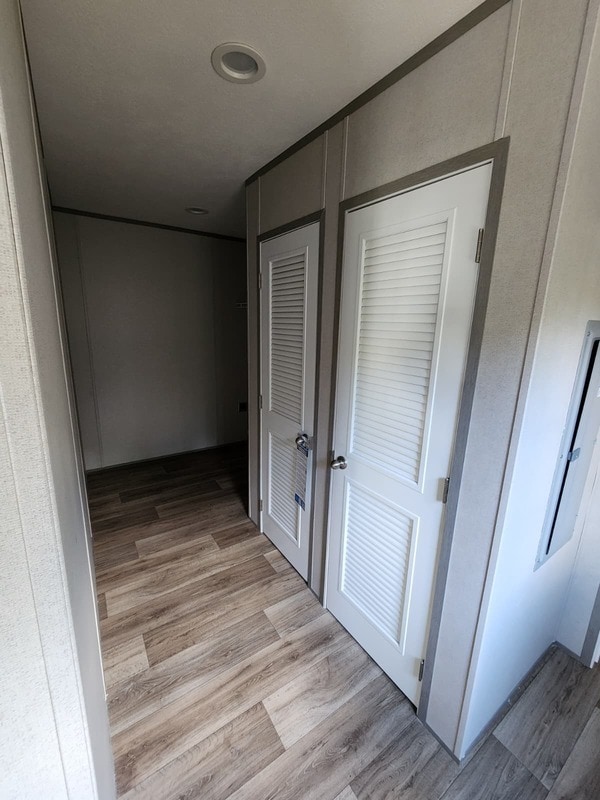 Building Photo - 913 Wave Ln