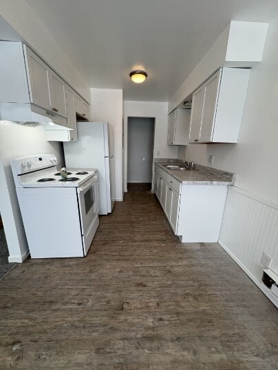 Building Photo - 750 E Michigan Ave