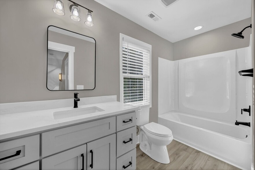 Building Photo - 101 Sixth St N