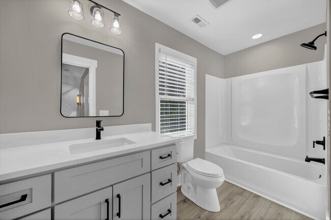 Building Photo - 101 N 6th St