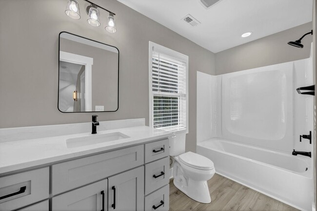 Building Photo - 101 Sixth St N