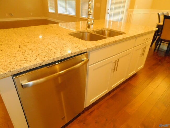 Building Photo - 2111 Milk Run Trl SW