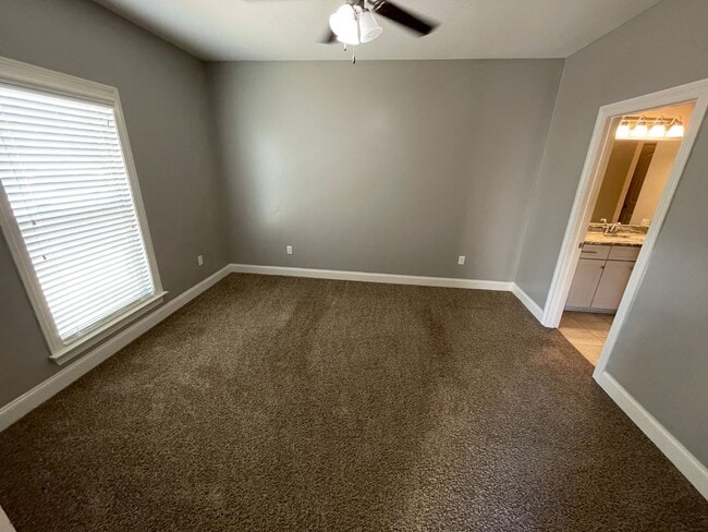 Building Photo - 4BD/4.5BA FOR RENT