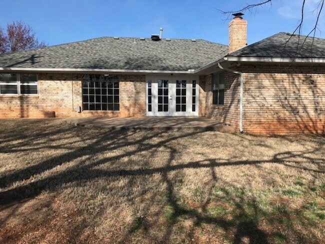 Building Photo - Newly Updated - Granite Counters - 4 Bd/3 Ba - Spacious