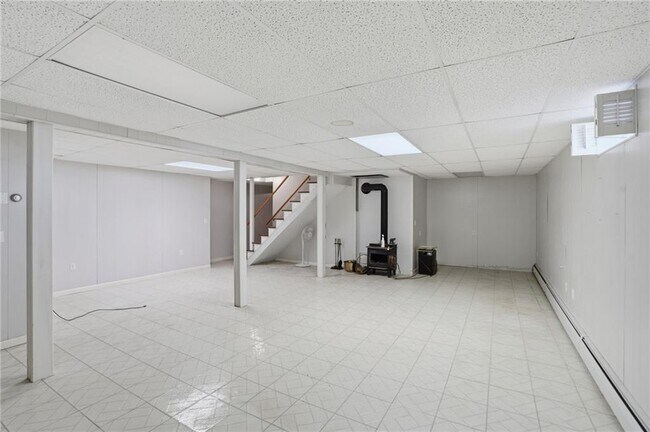 Building Photo - 22 Roger Williams Ct