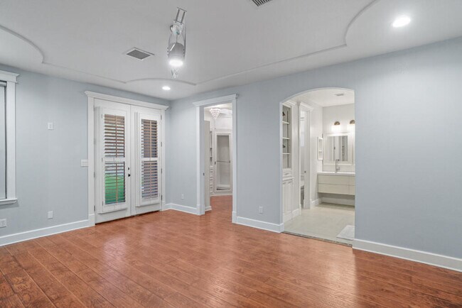 Building Photo - 6464 Snowheights Ct