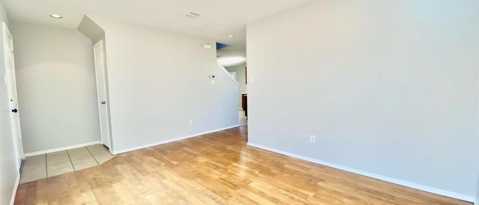 Building Photo - 1116 Browntop St