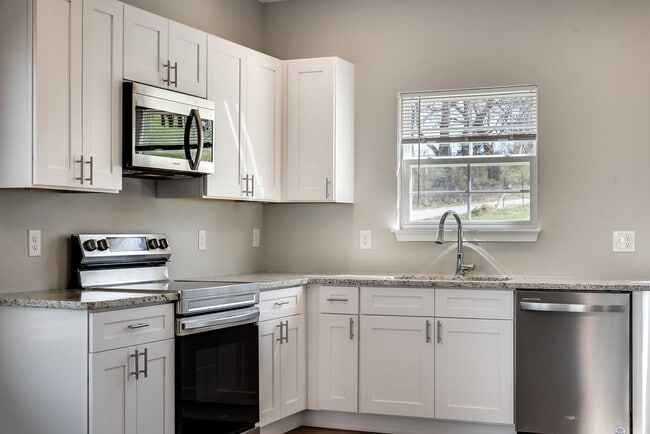 Building Photo - 348 Kristen Ct