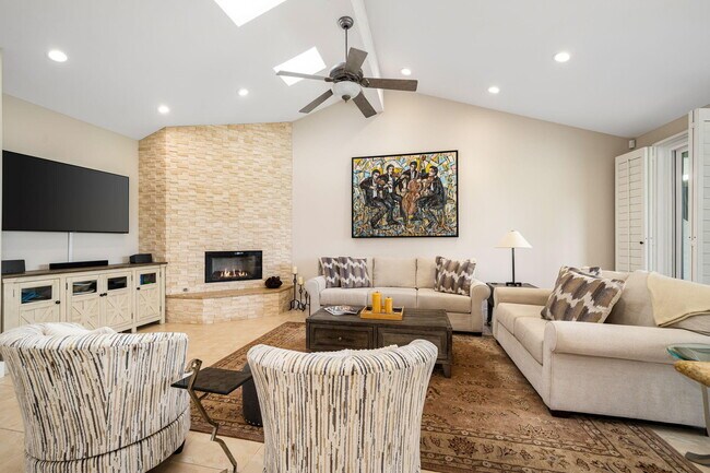 Building Photo - 321 Bouquet Canyon Dr