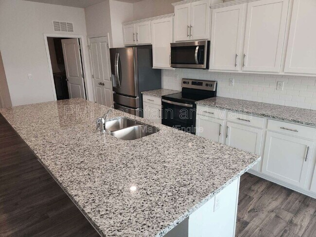 Building Photo - 299 Ridgeview Ln