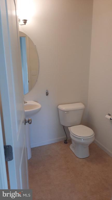 Building Photo - 805 Admiral's Quay Dr