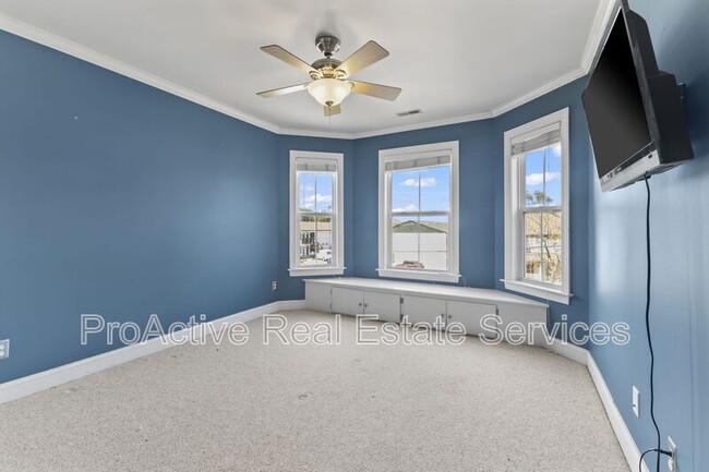 Building Photo - 1225 Hillside Ave